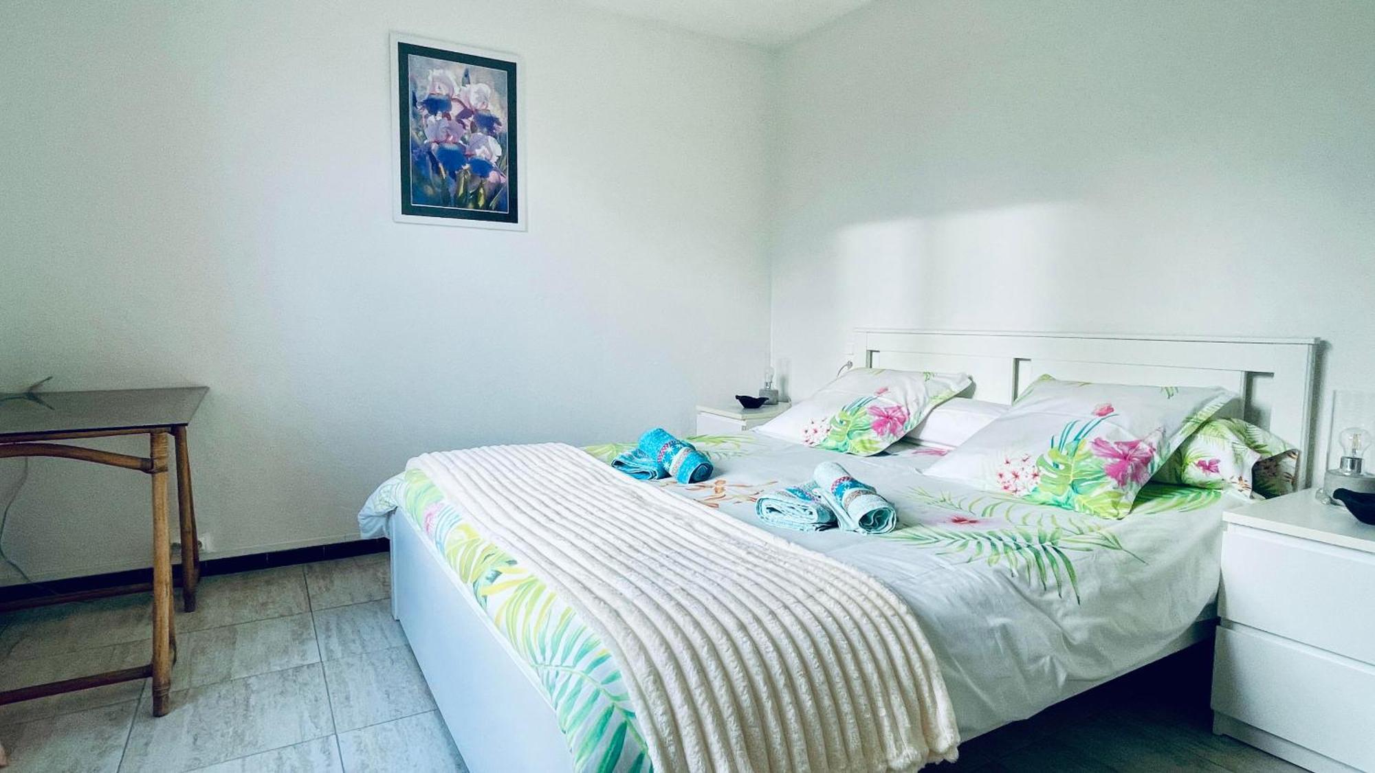 Rendez-Vous Avec Les Cigales - Gite 6 Personnes 100M2 - Piscine Privee - Climatisation Cheval-Blanc Ngoại thất bức ảnh